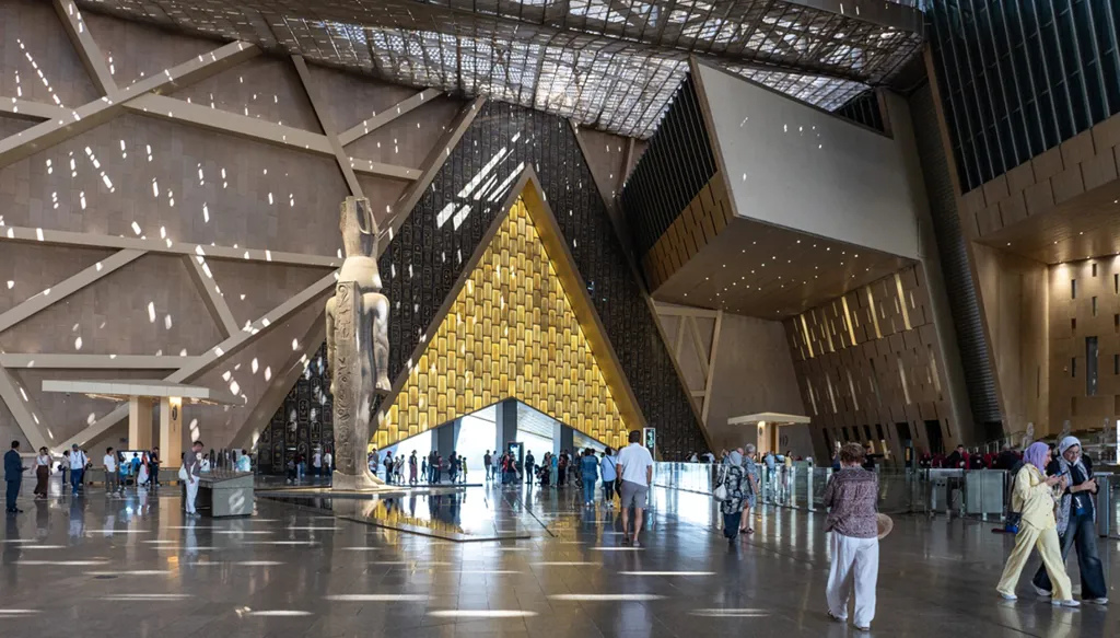 Pyramids & Egyptian Museum Tour